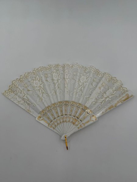 مراوح بلاستك توزيعات